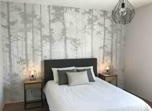 3 bedrooms, iron/ironing board, Internet, bed sheets - AIR-CONDITIONED PROVENCAL HOUSE WITH POOL AND SPA ON THE ROAD TO BIOT (Antibes)