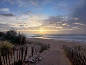 Beach nearby - Spacious air-conditioned house, estate with swimming pools and activities, close to the sea (Portiragnes)