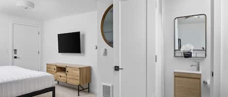 デスク、WiFi (無料)、ベッドシーツ