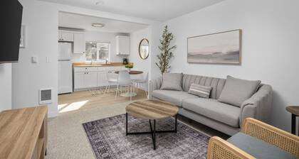 Inn at Rockaway Beach #3: Walk to Beach, Pets OK