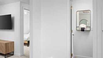 2 bedrooms, desk, free WiFi, bed sheets
