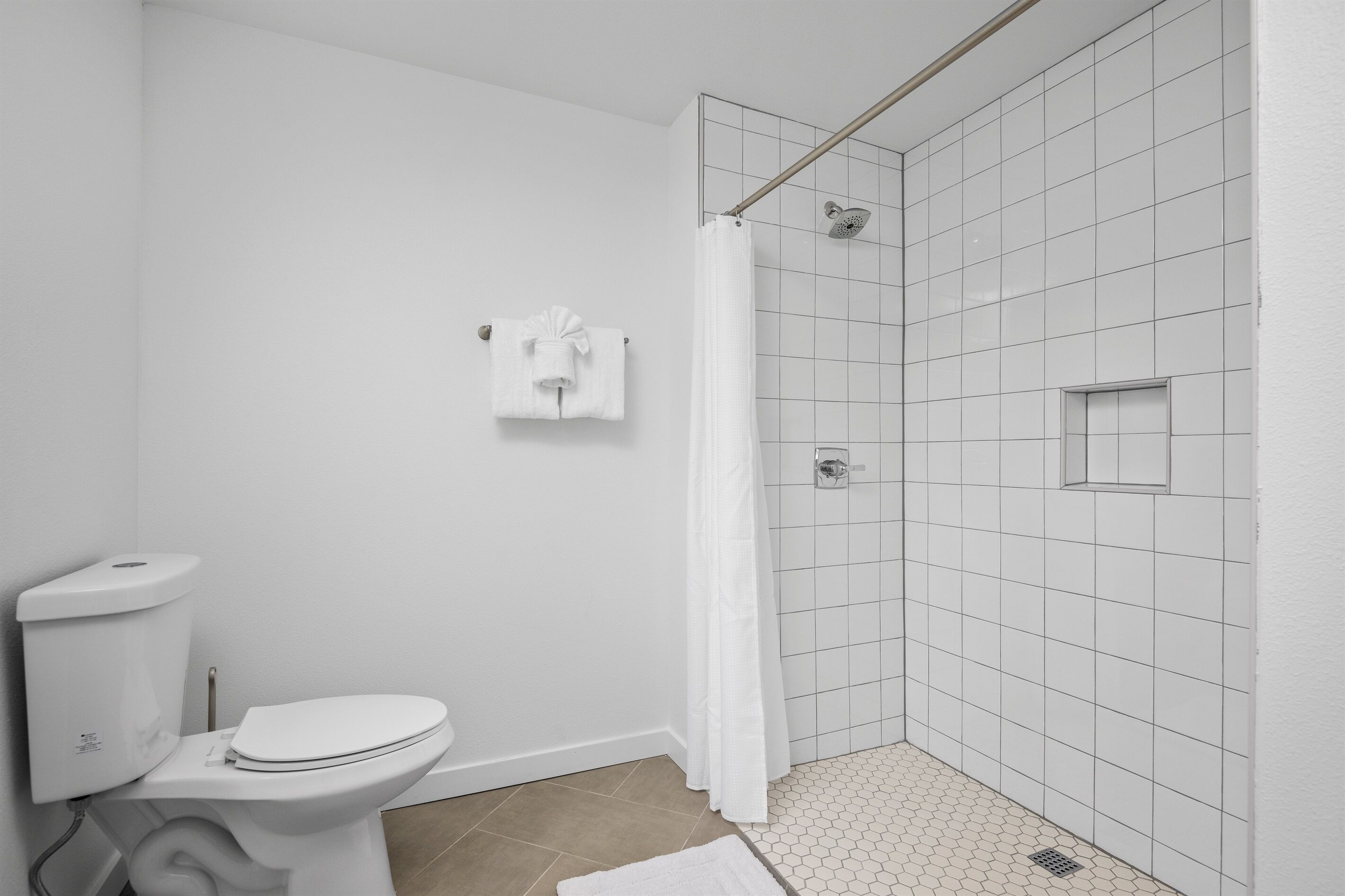 Douche, serviettes fournies