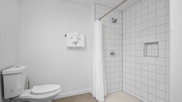 Douche, serviettes fournies