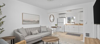 Inn at Rockaway Beach #4: Walk to Beach, Pets OK