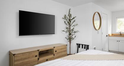 Inn at Rockaway Beach #7: Walk to Beach, Pets OK