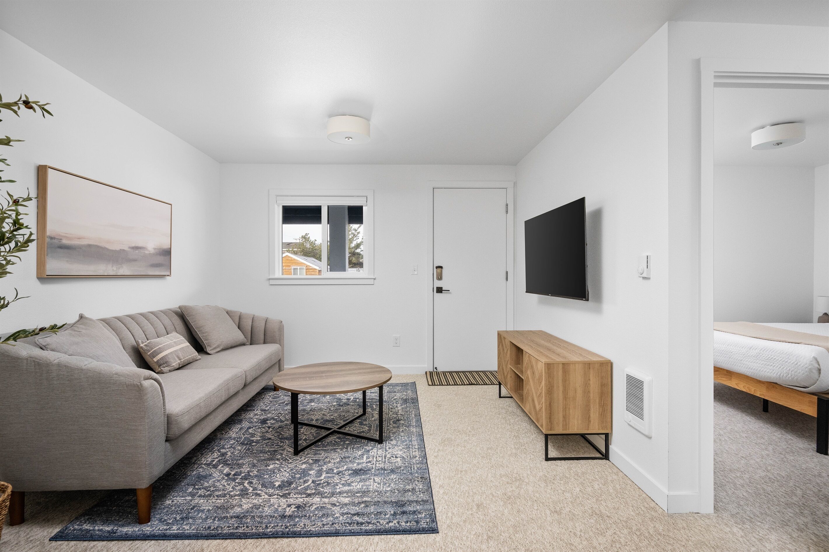 Escritorio, wifi gratis, ropa de cama