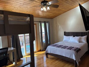 3 bedrooms, iron/ironing board, WiFi, bed sheets
