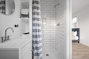 Shower, hair dryer, towels - Ocean Rogue Inn Suite #12 - 2BD/2BA Condo (Rockaway Beach)