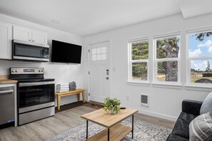 Interior - Ocean Rogue Inn Suite #4 - 1 BD Condo | Oceanfront (Rockaway Beach)