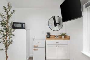 Interior - Ocean Rogue Inn Suite #9  - Studio Apartment (Rockaway Beach)