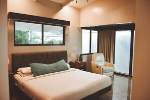 4 bedrooms, iron/ironing board, Internet, bed sheets - Private Home in Uvita,  Pool + Jacuzzi, Fully Furnished (Uvita)
