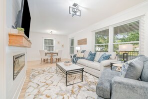 Living area - Beautiful Charlotte Retreat • Fully Renovated w/ Deck & Fireplace (Charlotte)