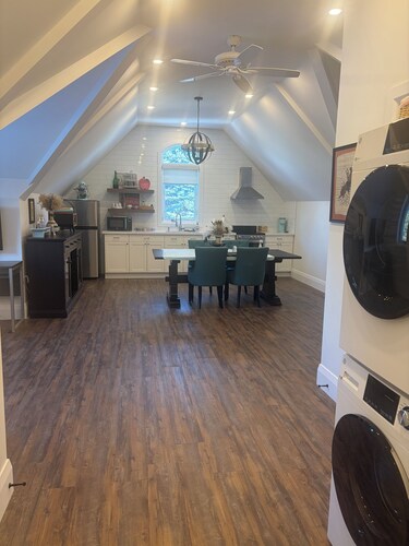 Entire private 1 bedroom apartment in Alton ont. A place to relax, pet friendly