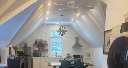 Entire private 1 bedroom apartment in Alton ont. A place to relax, pet friendly