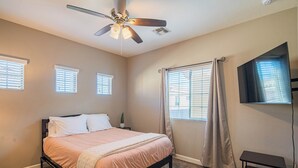 Unclassified image, 2 of 26, button - 
Resort-Style 3BR 2.5 BA Townhouse with Heated Pools, Spas, Gym & Clubhouse. (Mesa)