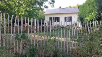 Enceinte de lâhĂ©bergement