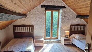 2 Schlafzimmer, Bügeleisen/Bügelbrett, Bettwäsche