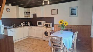 Micro-ondes, four, plaque de cuisson, lave-vaisselle