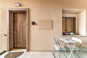 Dining - Your urban oasis in the heart of Chania Town,a blend of convenience and comfort. (Chania)