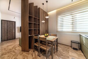 Dining - Your urban oasis in the heart of Chania Town,a blend of convenience and comfort. (Chania)