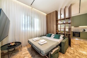 2 bedrooms, iron/ironing board, free WiFi, bed sheets - Your urban oasis in the heart of Chania Town,a blend of convenience and comfort. (Chania)