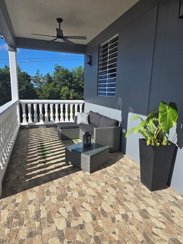 Cozy 2-bedroom cottage in enchanting Toucari, St. Johns, Dominica with AC