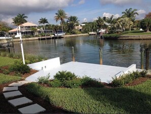 Property grounds - Beautiful Sanibel home (Sanibel)