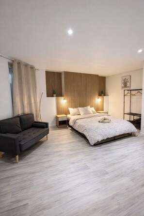 Unclassified image, 3 of 54, button - TINY HOUSE MARIE (Châtellerault)