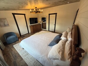 Schreibtisch, Bügeleisen/Bügelbrett, kostenloses WLAN, Bettwäsche