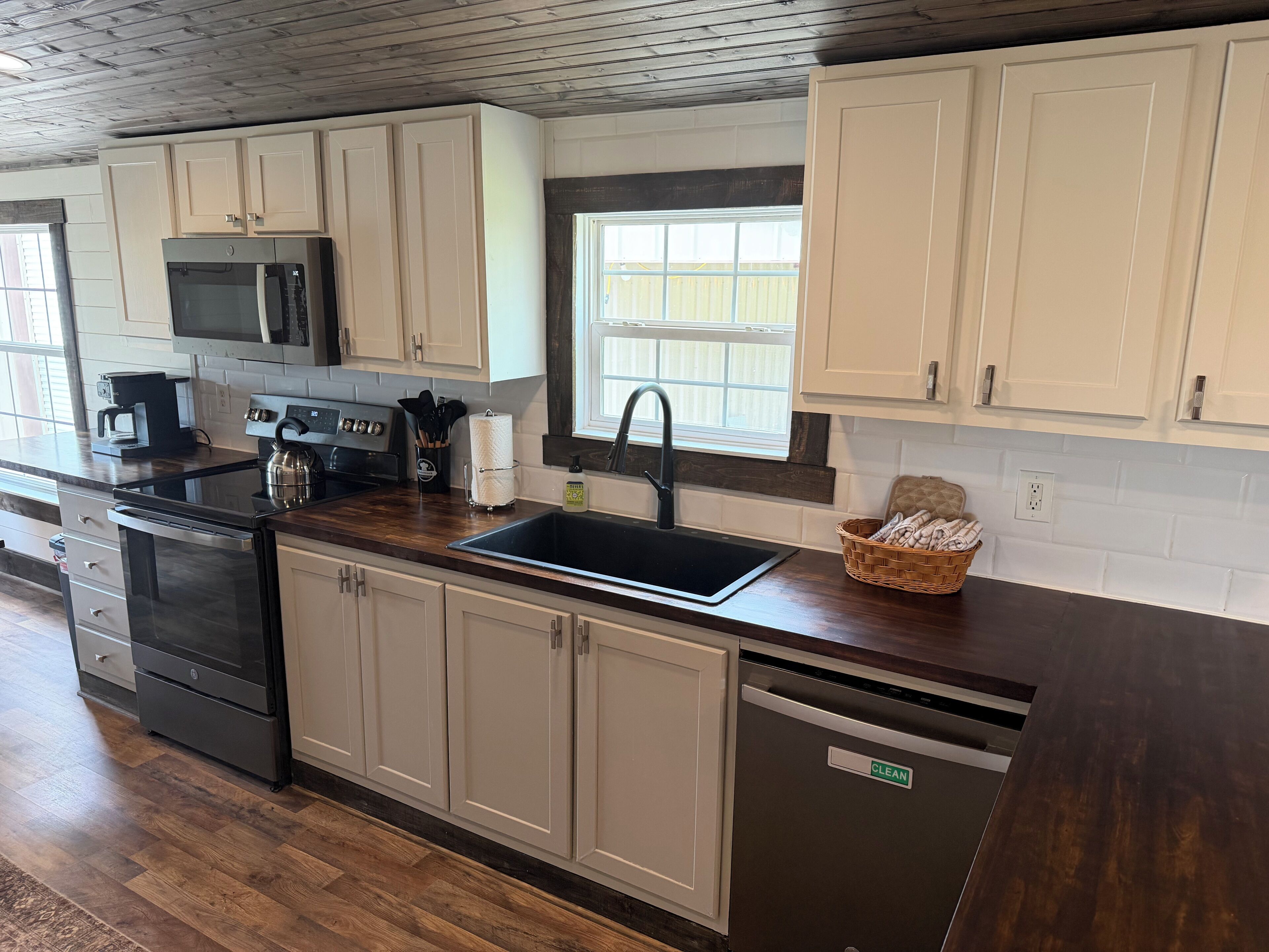 Refrigerador, microondas, horno, placa de cocina