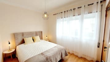 4 Schlafzimmer, BĂŒgeleisen/BĂŒgelbrett, WLAN, BettwĂ€sche