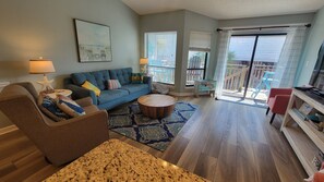 Smart TV - Ocean Mile J3 St George Island Pet Friendly Sleeps 4 W/BEACH GEAR CREDIT! (Eastpoint)