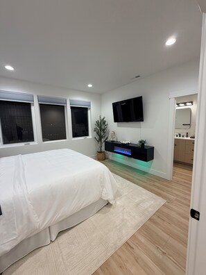 3 bedrooms, iron/ironing board, WiFi, bed sheets