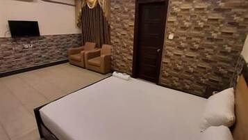 Dobbeltrom – deluxe, fjellutsikt | Lydisolert, strykejern/-brett og wi-fi (inkludert)