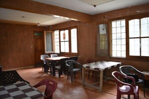 Deluxe Double Room, Mountain View | Dining