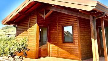 Bungalow, Garden View | Exterior