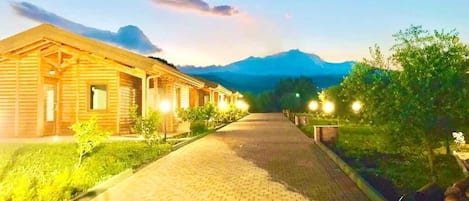 Bungalow, Garden View | Property grounds