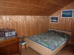 1 habitación, tabla de planchar con plancha y internet 