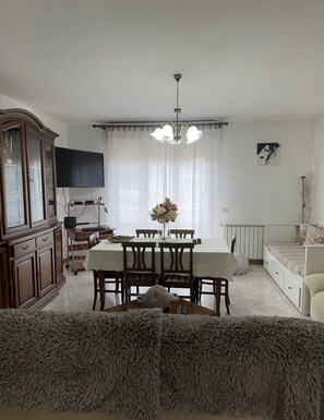 Interior - The house of mihaela 10 minutes from the private beach le Dune di Forte dei marmi (Capanne-Prato-Cinquale)