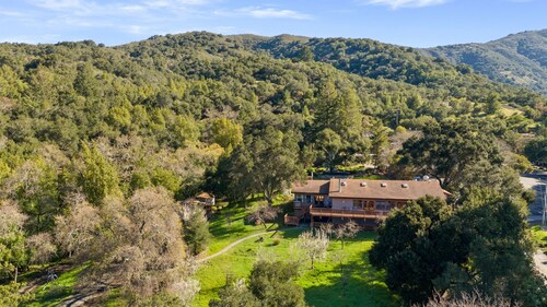 Charming 1 Bdrm Cabin at Lupin Lodge Clothing-Optional Naturist Resort Los Gatos