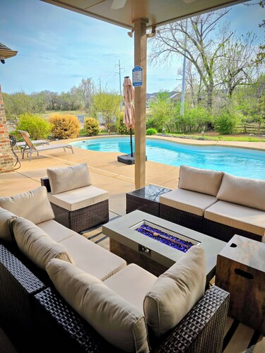 Stylish 3BR Retreat + Office and Private Pool in Edmond