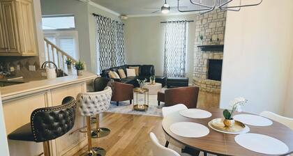Stylish 3BR Retreat + Office and Private Pool in Edmond