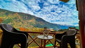 Deluxe Double or Twin Room | Property grounds - YOLO Social | The Social House & Cowork — Manali (Manali)