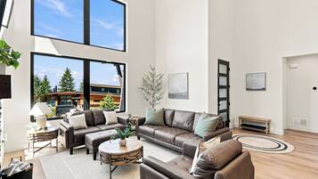 Una Smart TV, una chimenea