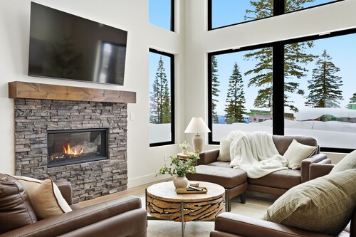 -Luxury Ski-In/Ski-Out Brundage Home Near McCall-