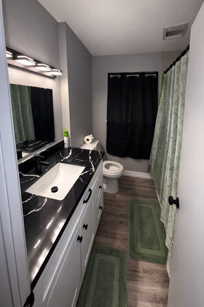 Asciugamani, sapone, carta igienica