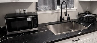 Awesome 4-bedroom house close to downtown