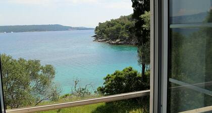 Historic Seafront Stone Retreat in Peaceful St. Anthony's Bay