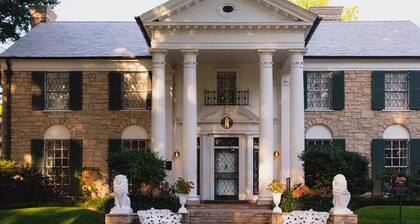 Steps to Overton Square | 100 Yr Old Historic Apt