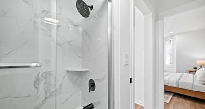 Dormont, Pittsburgh Stylish and Modern Two Bedroom Apartment